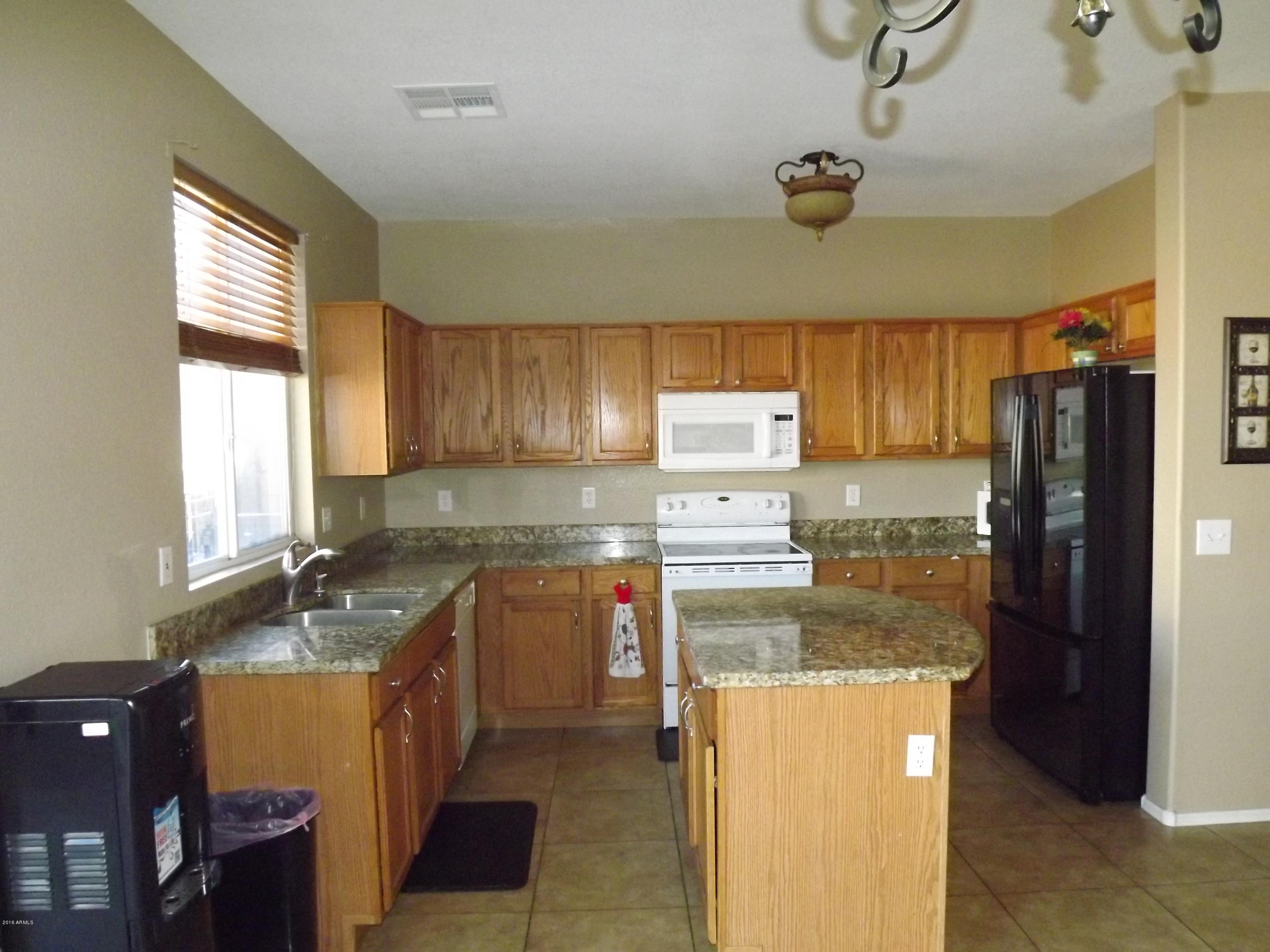 10456 West Granada Road Avondale, AZ 85392 - Photo 6 of 12 24