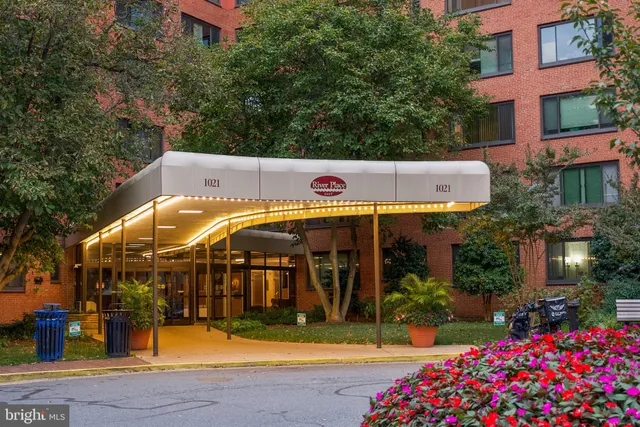 a view of street with sitting area