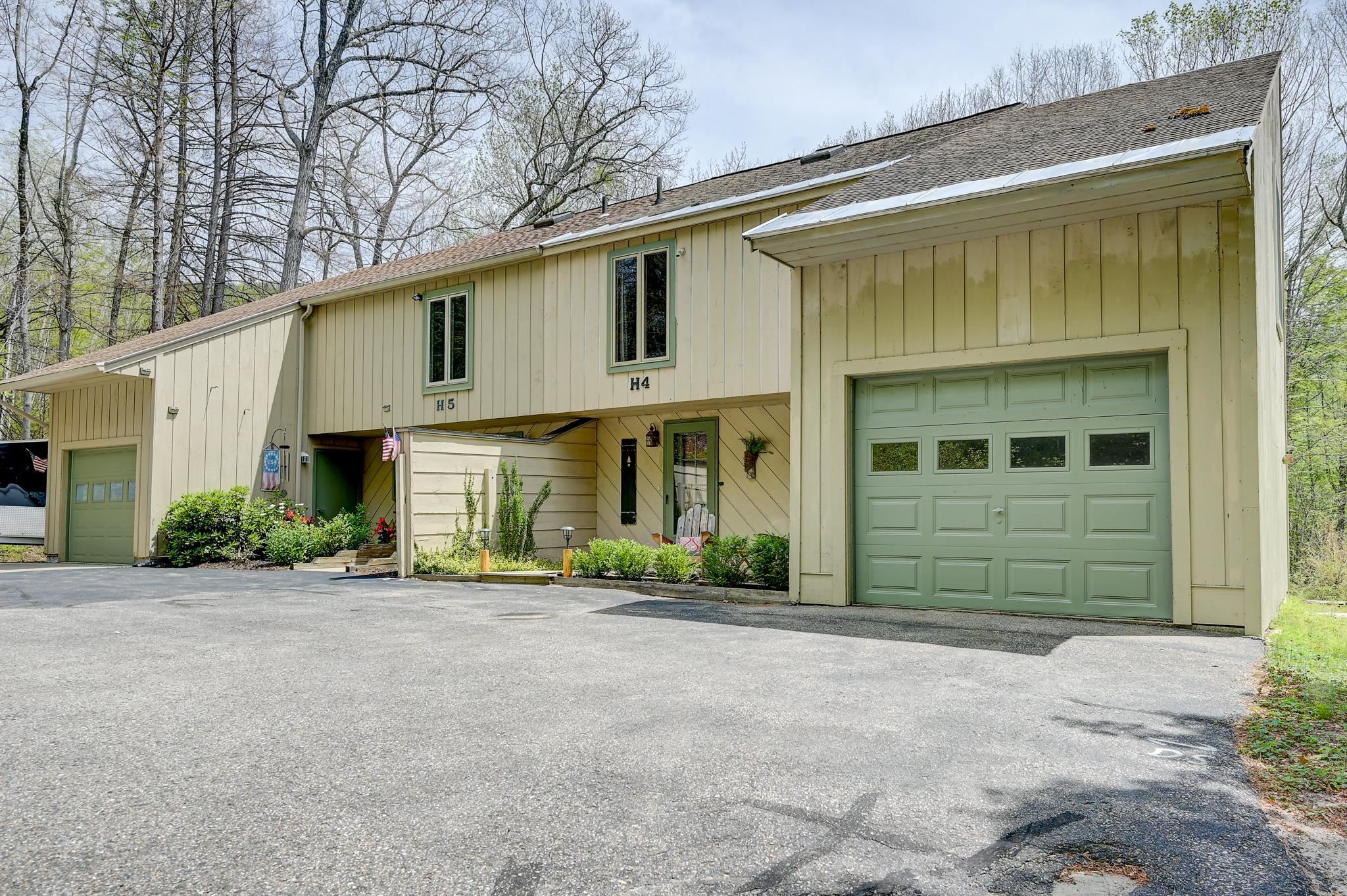 106 Vista View Road, Unit H4 Conway, NH 03860 - Photo 2 of 39 Gallery Image 2