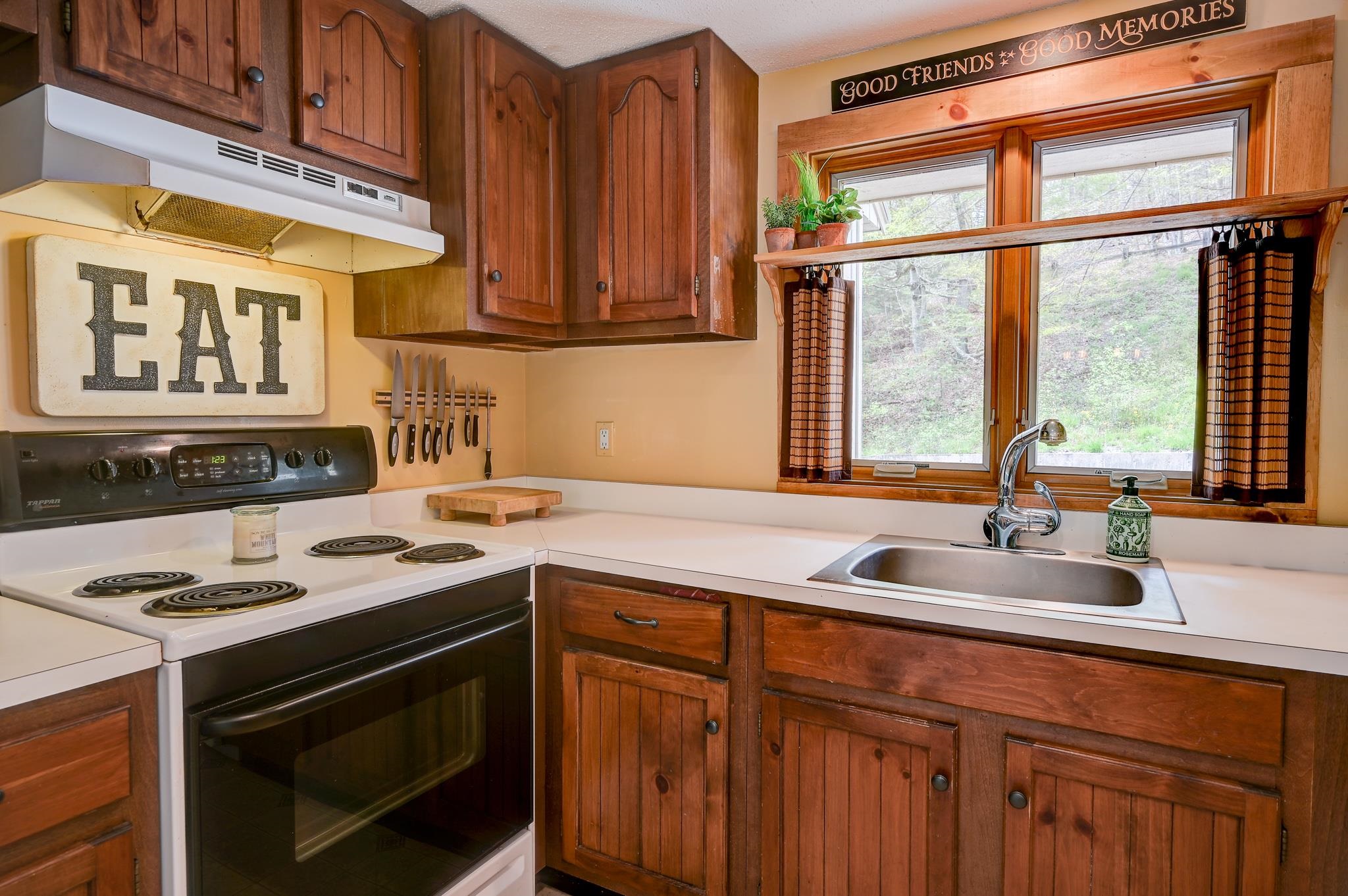 106 Vista View Road, Unit H4 Conway, NH 03860 - Photo 5 of 39 Gallery Image 5