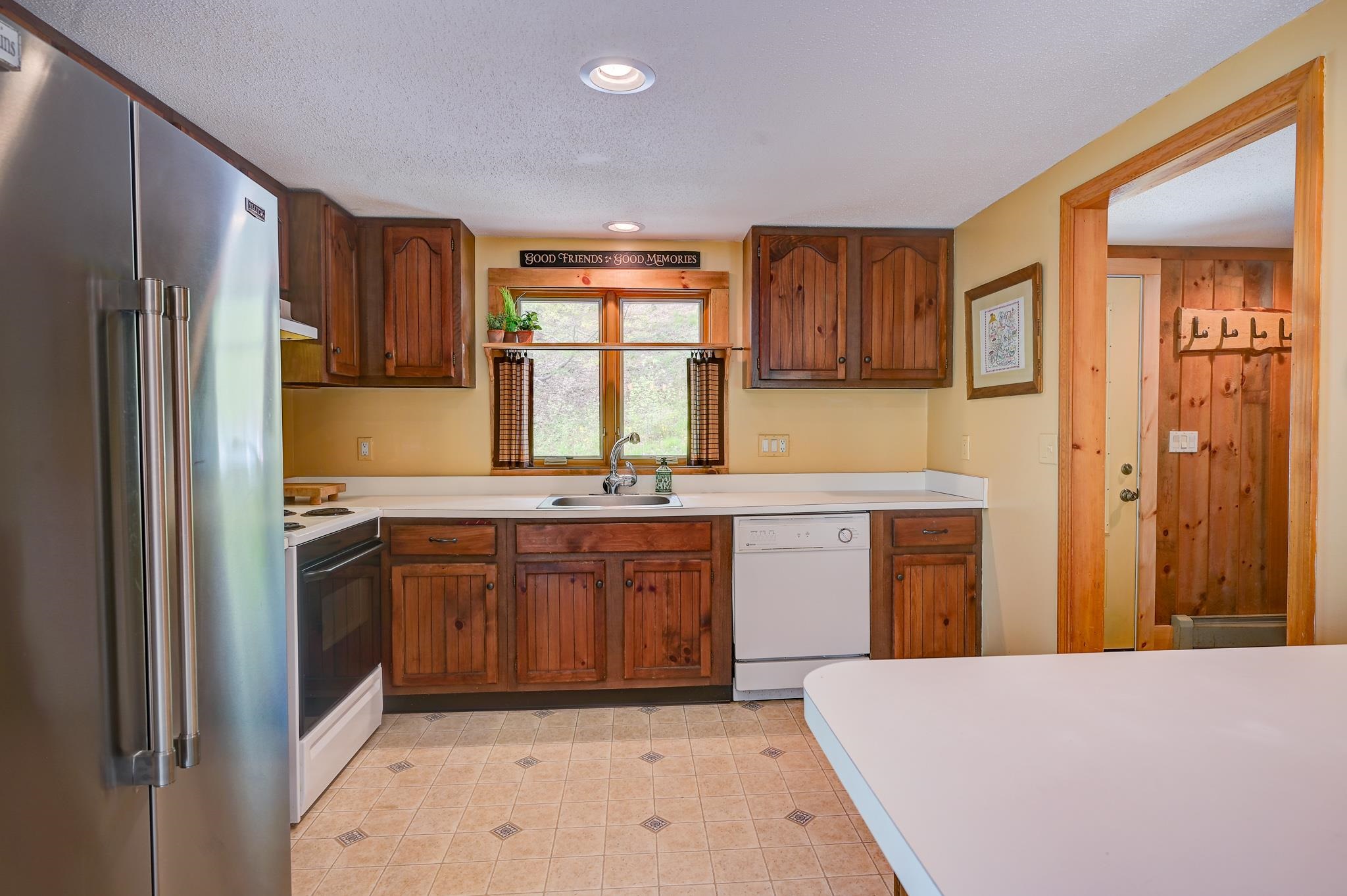 106 Vista View Road, Unit H4 Conway, NH 03860 - Photo 7 of 39 Gallery Image 7