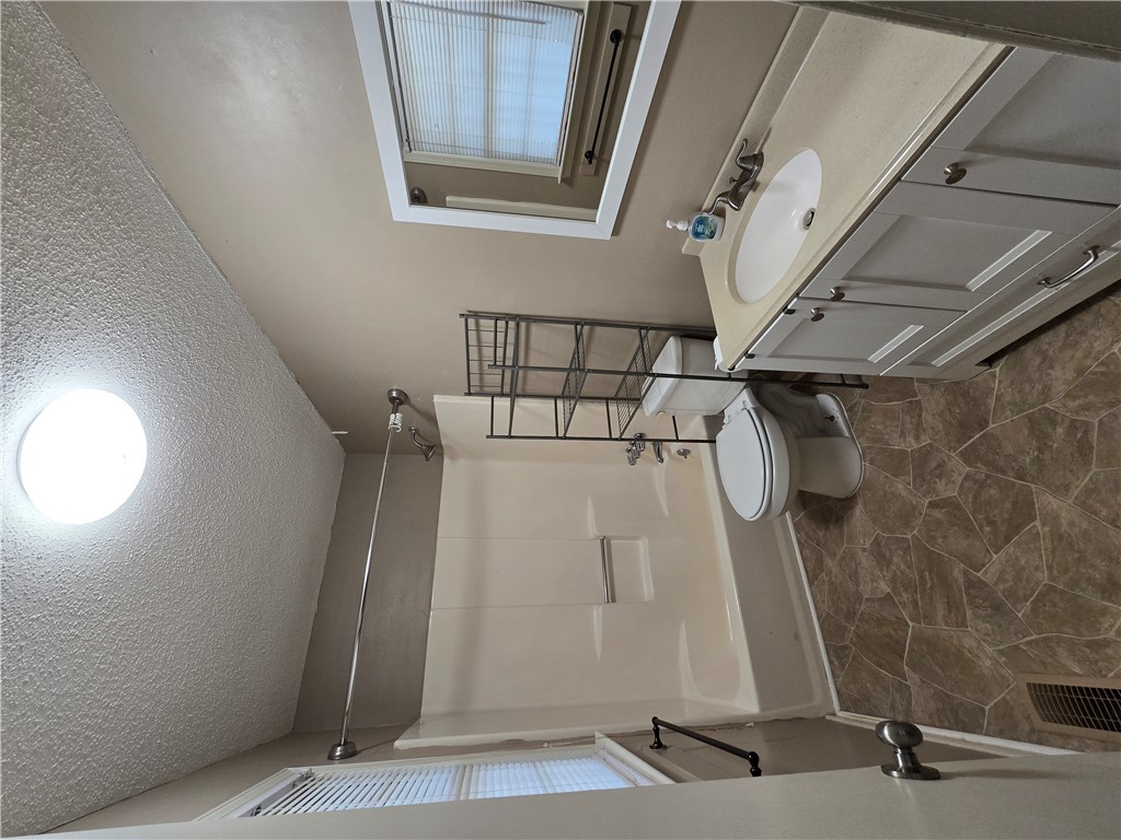405 Keith Lane Seneca, SC 29678 - Photo 13 of 29 Gallery Image 13