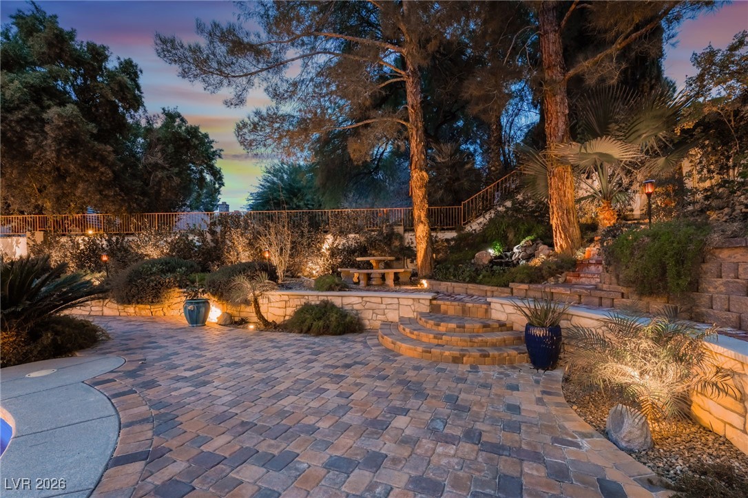 104 Quail Run Road Henderson, NV 89014 - Photo 24 of 94 Incredible privacy