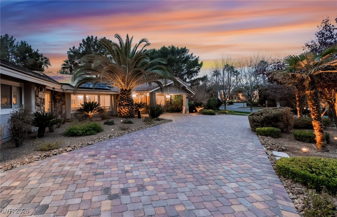 104 Quail Run Road Henderson, NV 89014 - Photo 4 of 94 Large, beautiful, pavestone circular drive