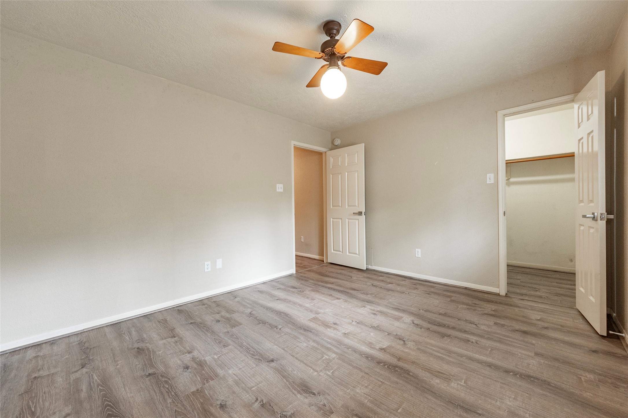 1227 Mabry Mill Road Houston, TX 77062 - Photo 31 of 39