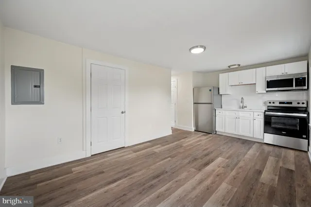 $995 | 111 West Queen Lane, Unit 3F, Philadelphia, PA 19144