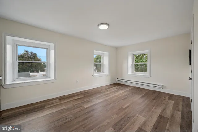 $995 | 111 West Queen Lane, Unit 3F, Philadelphia, PA 19144