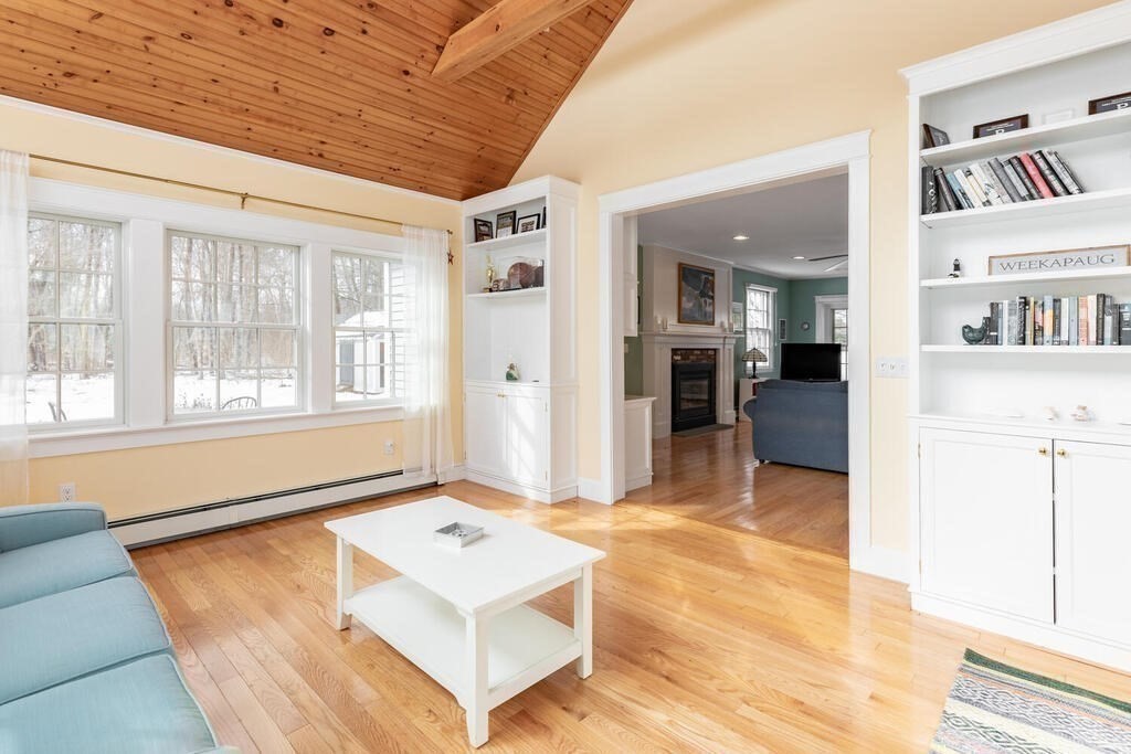 2 Fairfield Drive Hamilton, MA 01982 - Photo 3 of 26