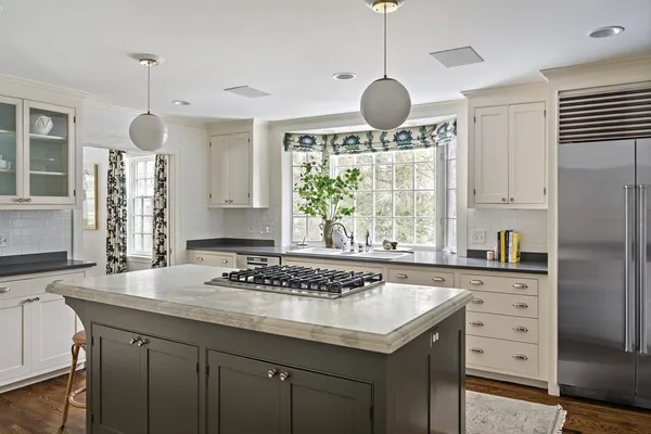 $4,895,000 | 10 Lanark Road, Wellesley, MA 02481