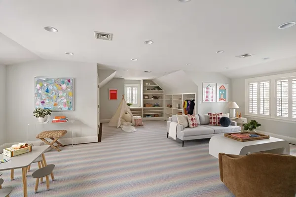 $4,895,000 | 10 Lanark Road, Wellesley, MA 02481