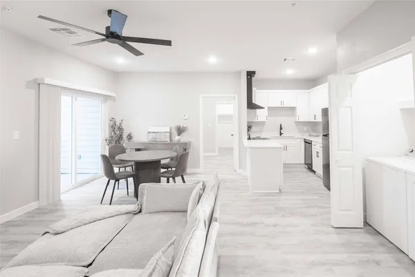 $1,450 | 2101 Reinke Road, Unit 3210, Waller, TX 77484