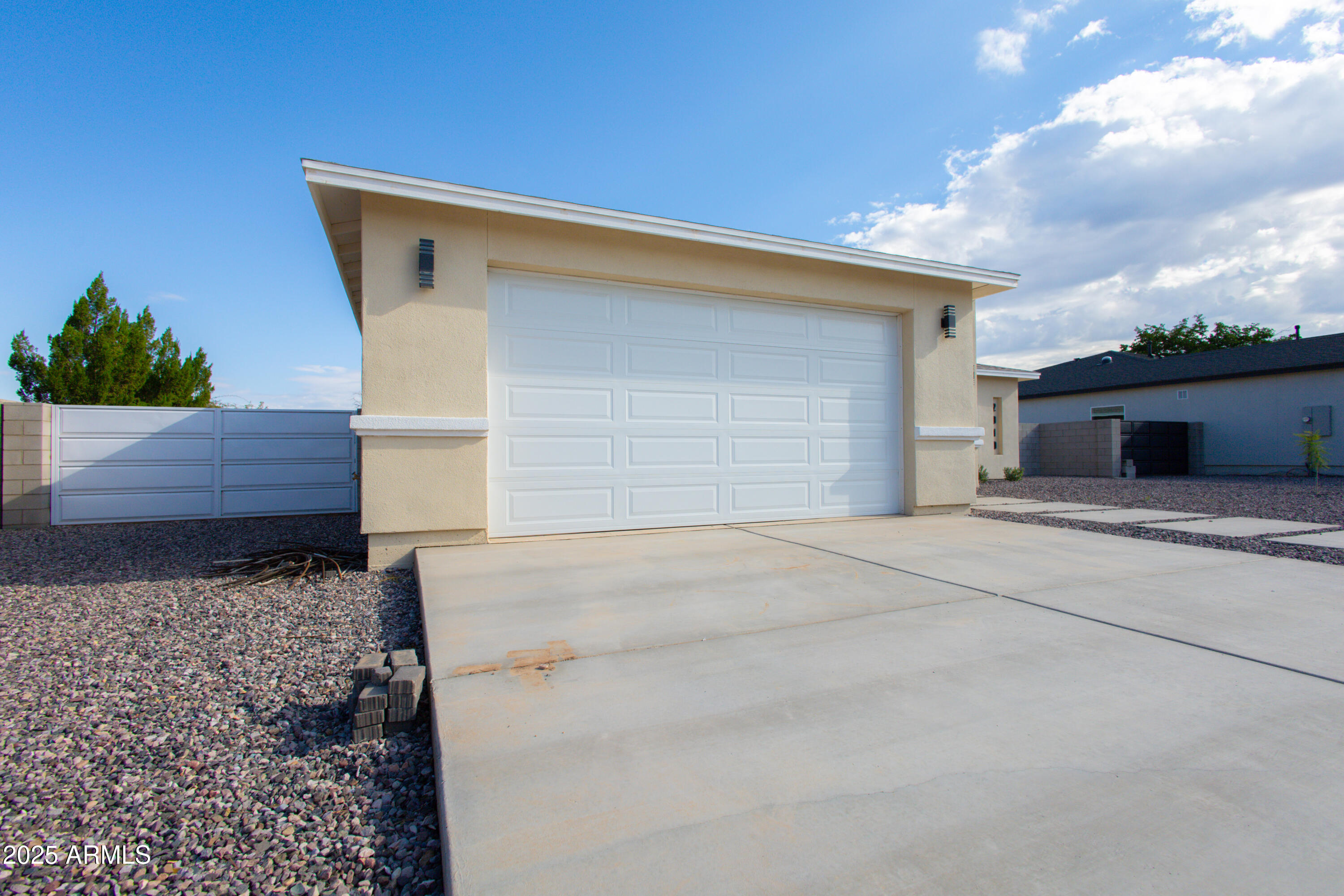 2010 East 13th Street Douglas, AZ 85607 - Photo 53 of 53 a backyard of a house with large trees
