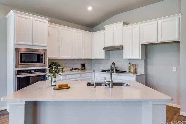 $2,295 | 9543 Witten Drive, San Antonio, TX 78254