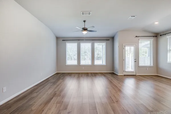 $2,295 | 9543 Witten Drive, San Antonio, TX 78254