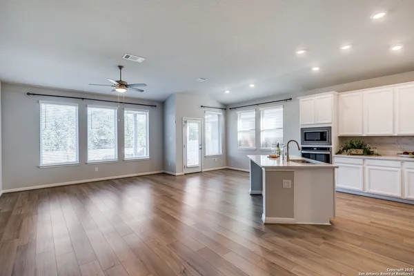 $2,295 | 9543 Witten Drive, San Antonio, TX 78254