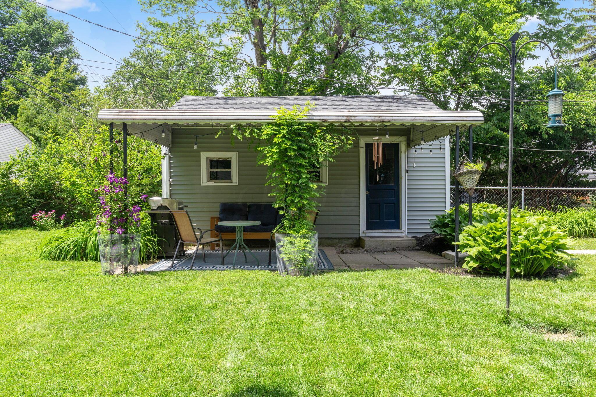 2193 Cranford Road Columbus, OH 43221 - Photo 11 of 15 1 Car Detached Garage with covered patio