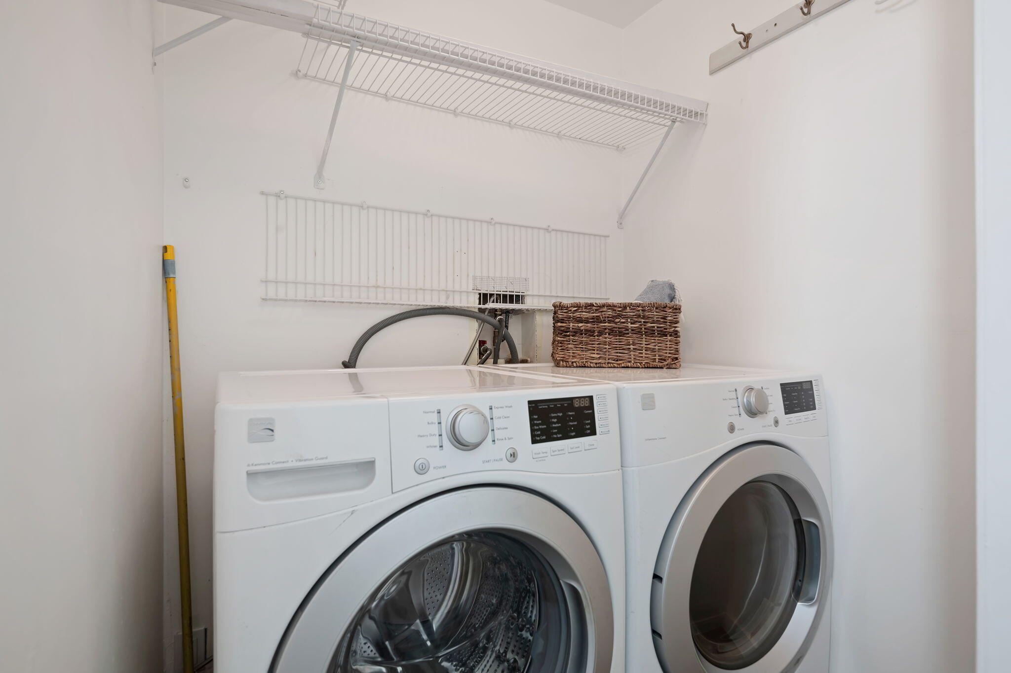 333 Old Mill Road, Unit SPC 256 Santa Barbara, CA 93110 - Photo 18 of 31 Interior Laundry Room