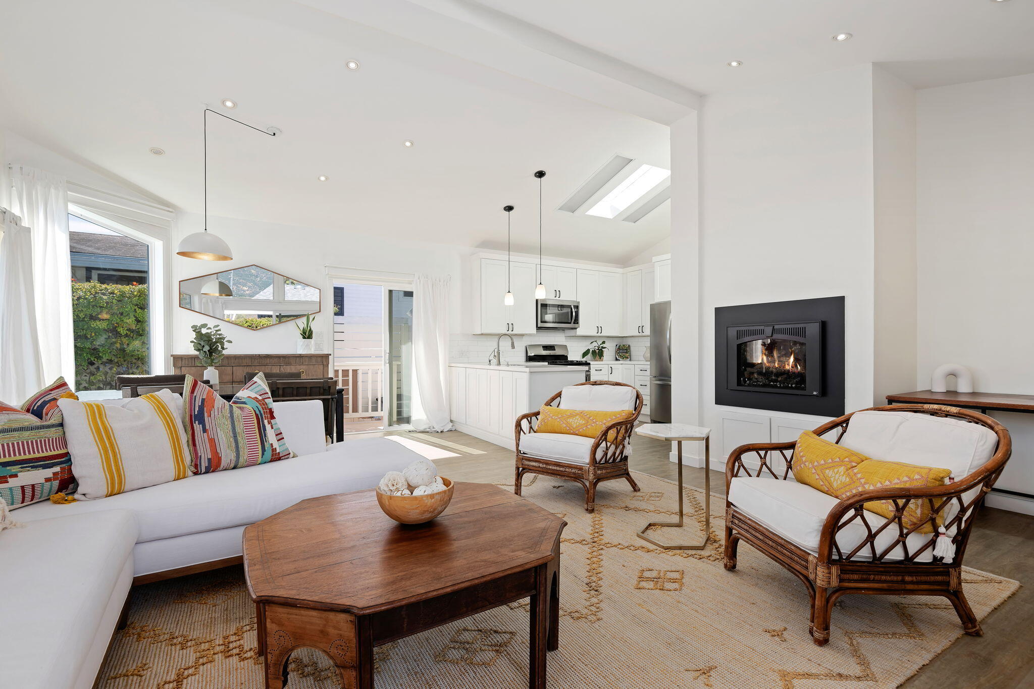 333 Old Mill Road, Unit SPC 256 Santa Barbara, CA 93110 - Photo 6 of 31 Living Room, Dining & Kitchen