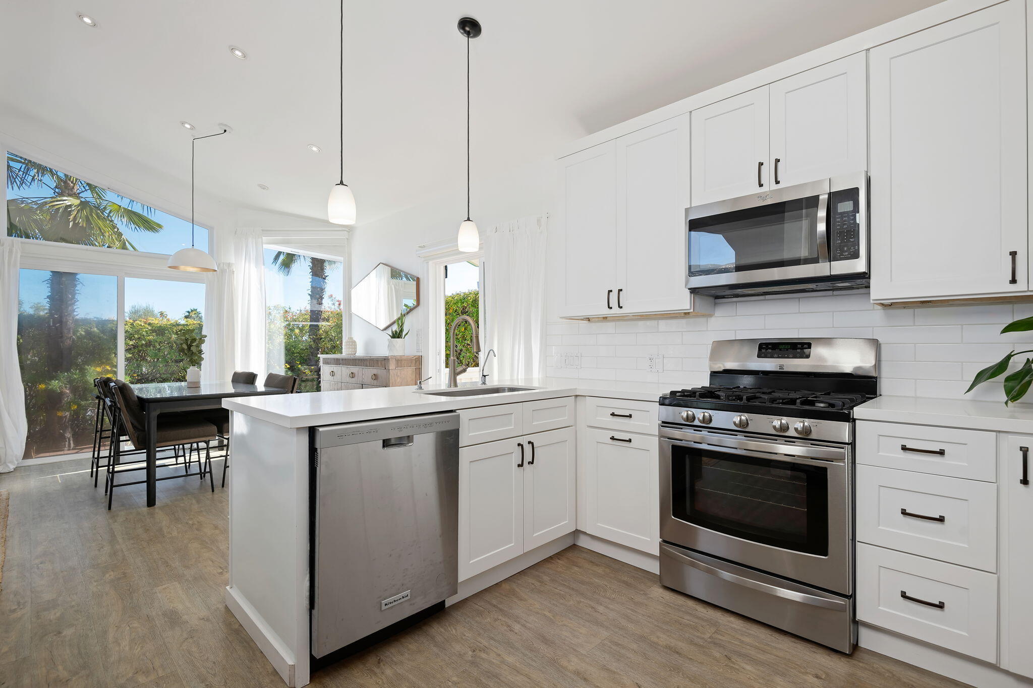 333 Old Mill Road, Unit SPC 256 Santa Barbara, CA 93110 - Photo 7 of 31 Stainless steel appliances