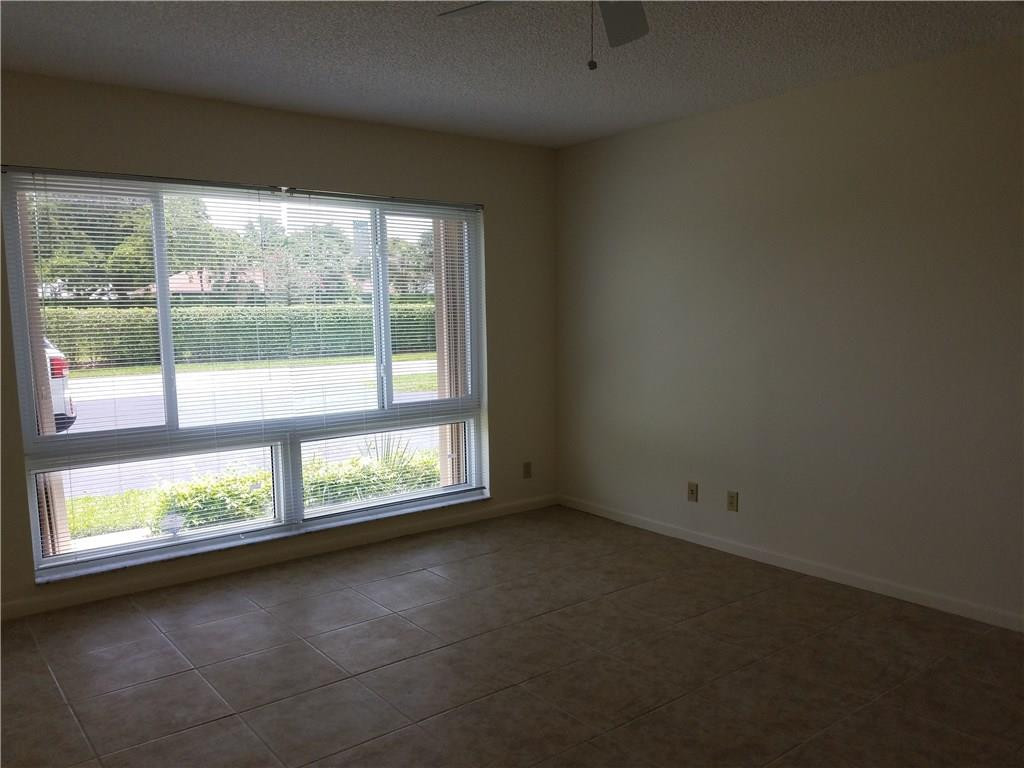 724 Lago Road, Unit 724 Delray Beach, FL 33445 - Photo 6 of 12 Photo 6