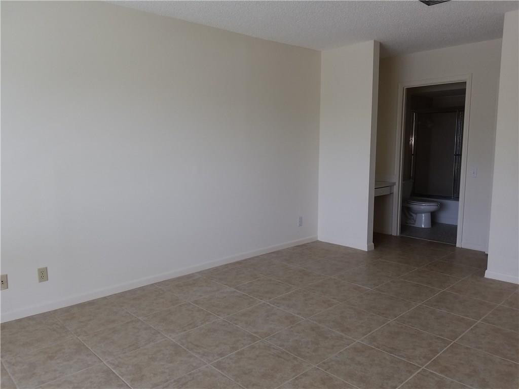 724 Lago Road, Unit 724 Delray Beach, FL 33445 - Photo 8 of 12 Photo 8