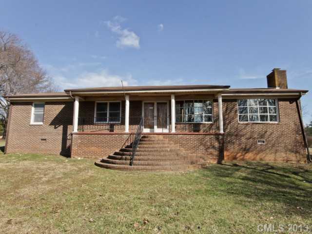 8002 Browne Road Charlotte, NC 28269 - Photo 1 of 16 Gallery Image 1