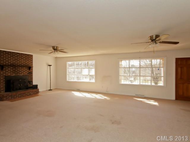 8002 Browne Road Charlotte, NC 28269 - Photo 2 of 16 Gallery Image 2