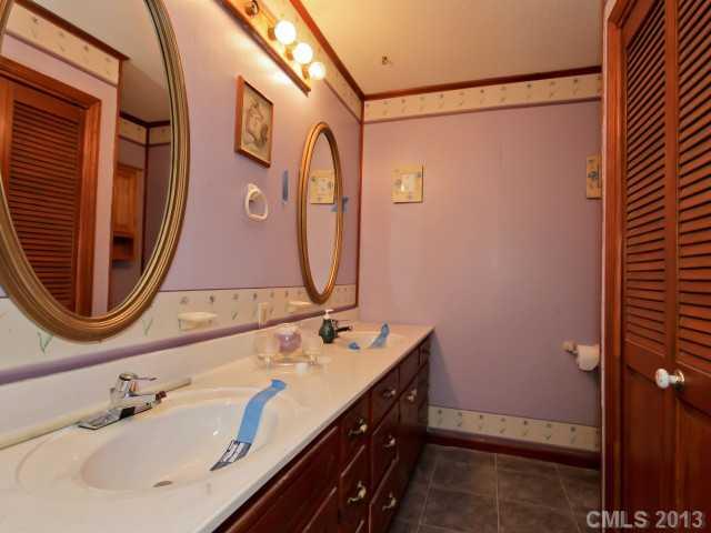 8002 Browne Road Charlotte, NC 28269 - Photo 13 of 16 Gallery Image 13