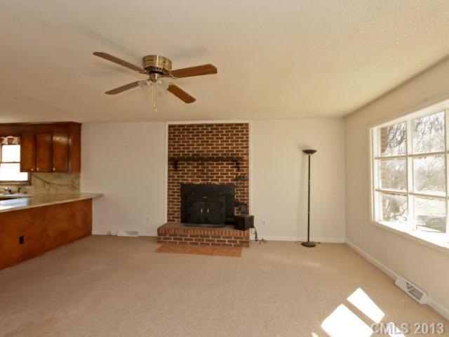 8002 Browne Road Charlotte, NC 28269 - Photo 3 of 16 Gallery Image 3