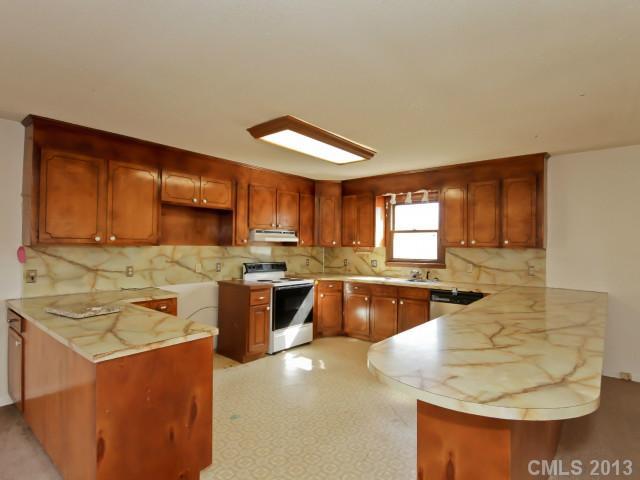 8002 Browne Road Charlotte, NC 28269 - Photo 5 of 16 Gallery Image 5