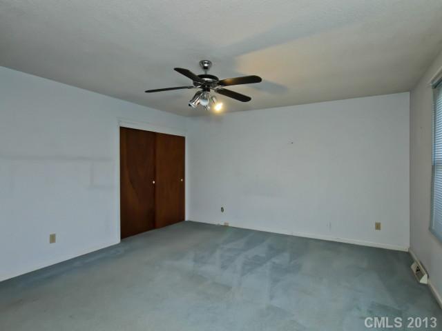 8002 Browne Road Charlotte, NC 28269 - Photo 9 of 16 Gallery Image 9