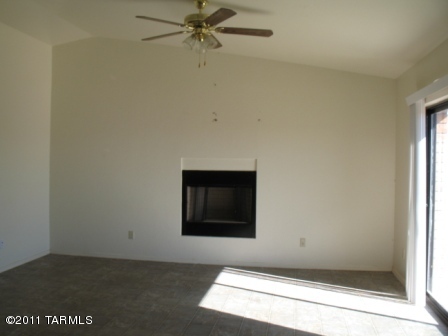 365 Meteoro Court Rio Rico, AZ 85648 - Photo 9 of 19