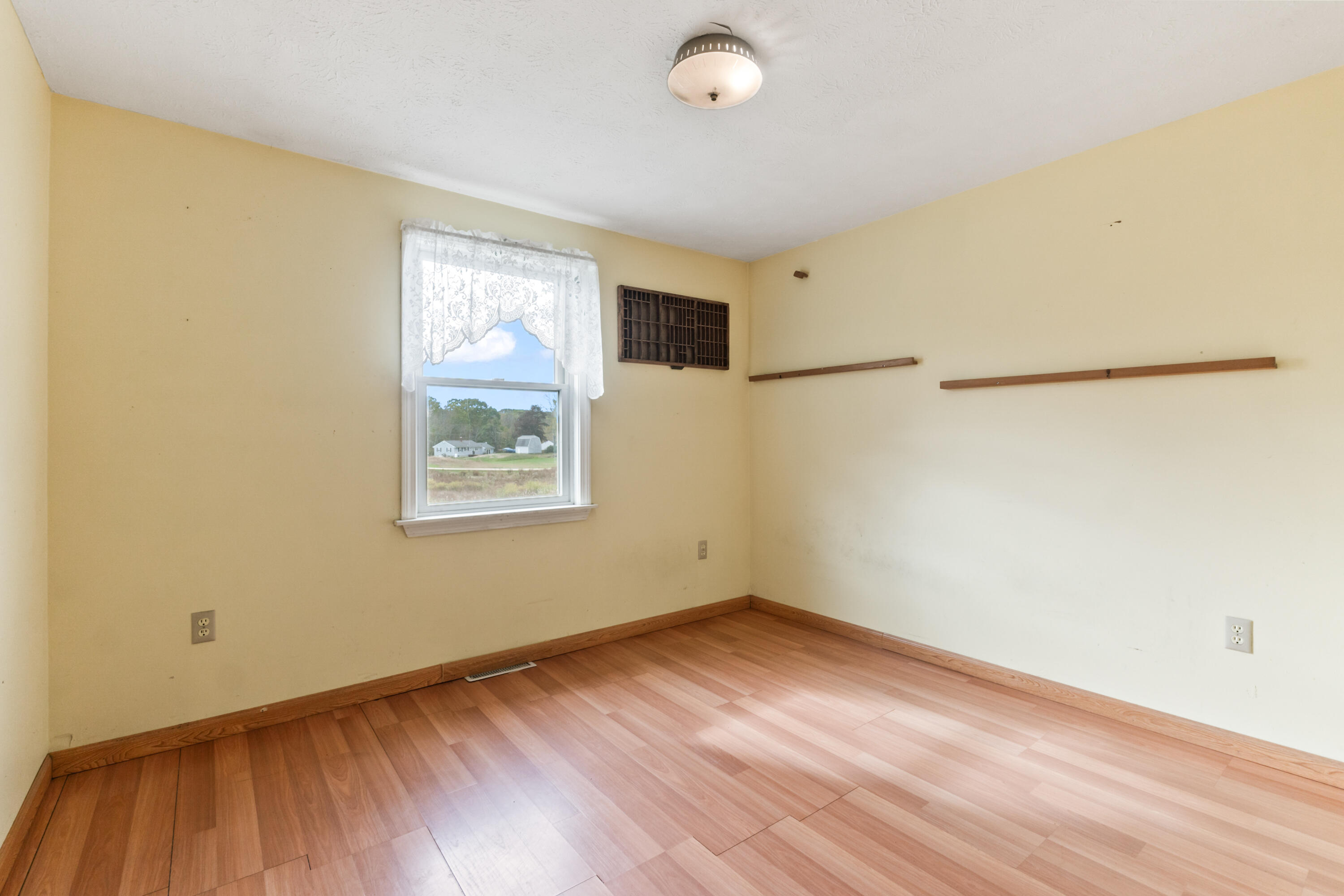 122 Haley Road Kittery, ME 03904 - Photo 25 of 63 122 Haley Rd_129