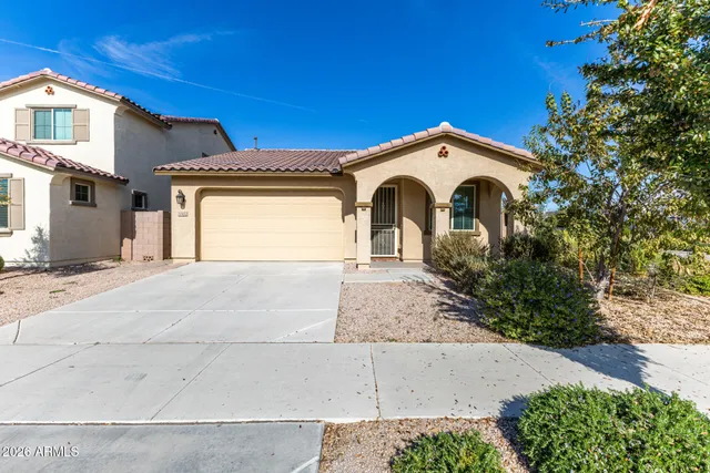 $2,400 | 20432 East Domingo Road, Queen Creek, AZ 85142