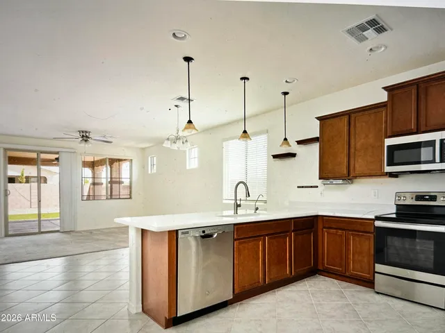 $2,400 | 20432 East Domingo Road, Queen Creek, AZ 85142