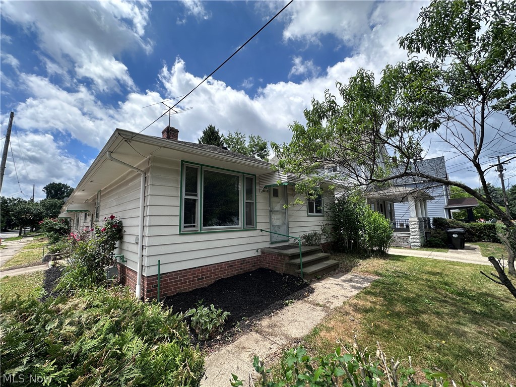 6210 Heisley Avenue Cleveland, OH 44105 - Photo 2 of 25