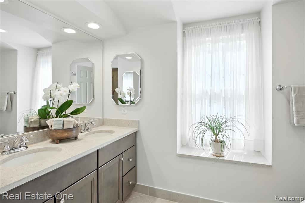 604 Longford Drive Rochester Hills, MI 48309 - Photo 32 of 39