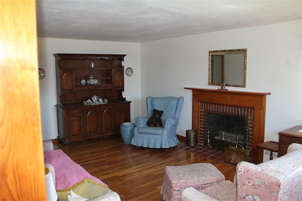 143 Croyden Terrace Springfield, MA 01104 - Photo 3 of 14 Gallery Image 3