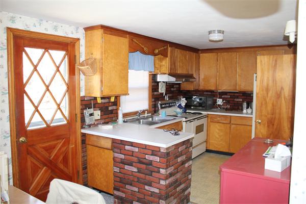 143 Croyden Terrace Springfield, MA 01104 - Photo 5 of 14 Gallery Image 5
