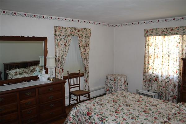 143 Croyden Terrace Springfield, MA 01104 - Photo 9 of 14 Gallery Image 9