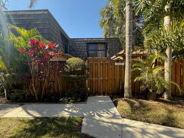 $2,400 | 4043 Palm Bay Circle, Unit B, West Palm Beach, FL 33406