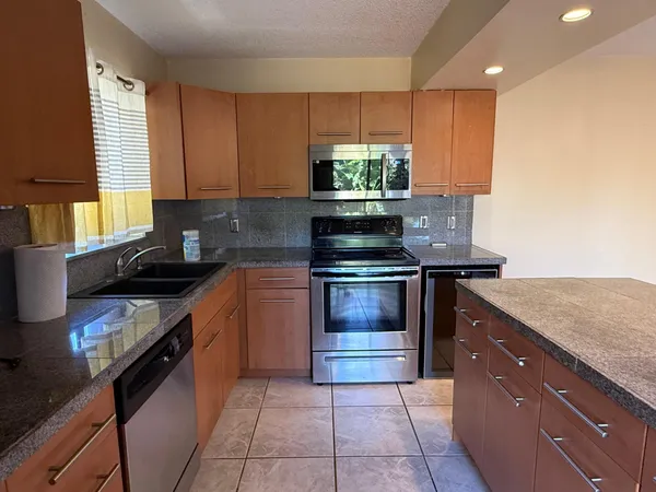 $2,400 | 4043 Palm Bay Circle, Unit B, West Palm Beach, FL 33406