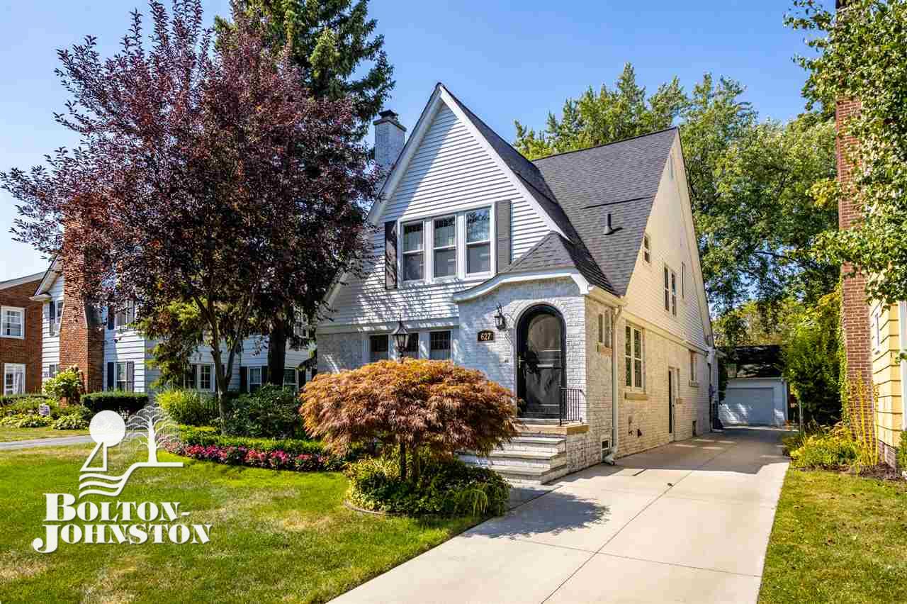 627 Lincoln Road Grosse Pointe, MI 48230 - Photo 1 of 60 WELCOME HOME! Wonderful and popular Grosse Pointe location within walking distance to Village, Hill, shopping, restaurants and schools. Low maintenance exterior with cement driveway new in 2017.