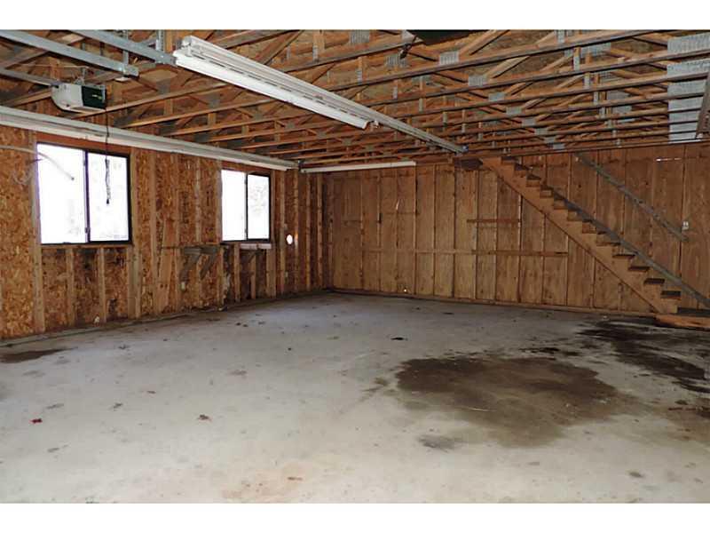 1298 Main Road Phippsburg, ME 04562 - Photo 30 of 33 Garage.