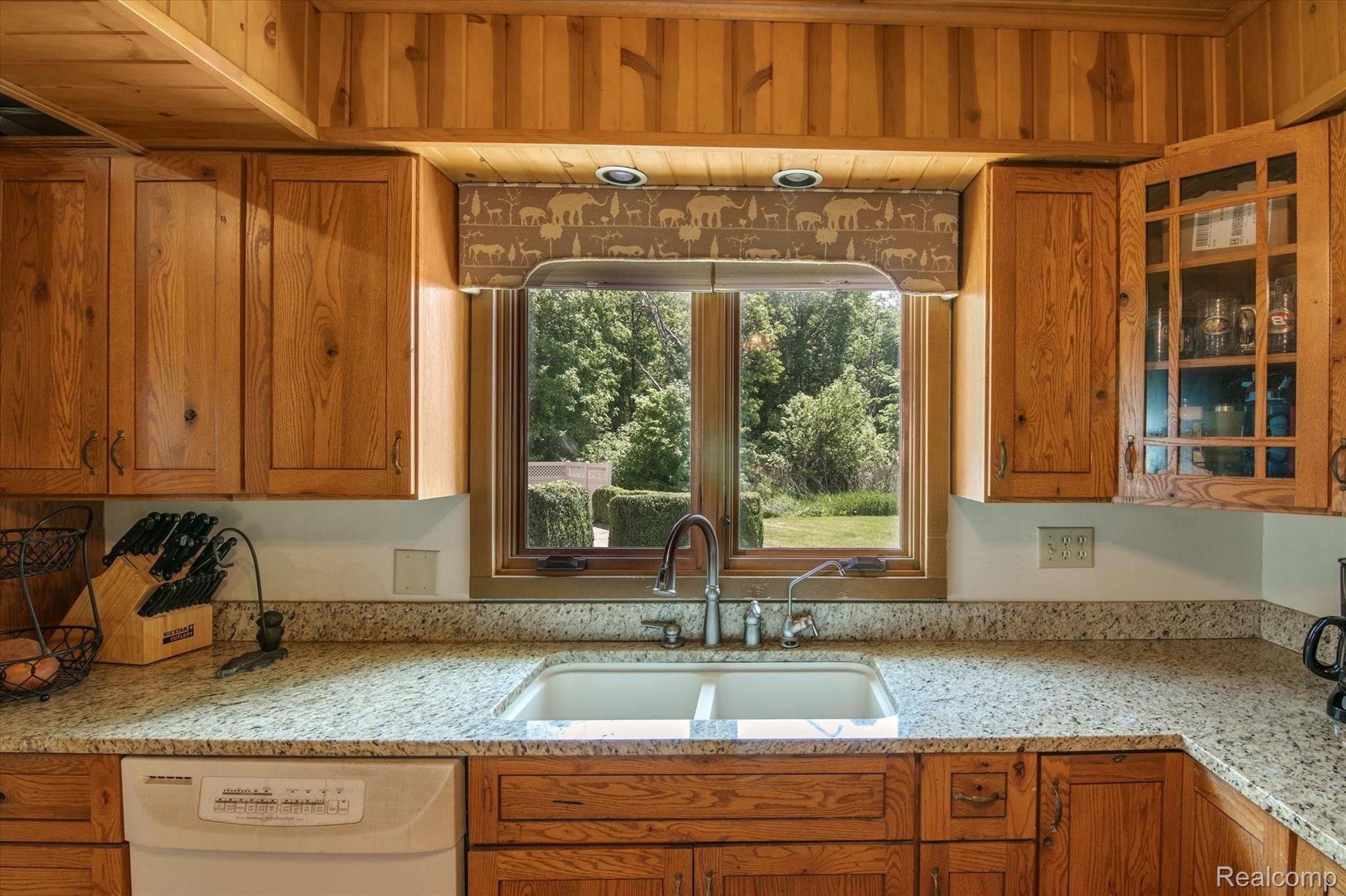 1355 Hubbard Road Monroe, MI 48161 - Photo 12 of 46 12-1355-Hubbard-Rd-WindowStill-Real-Estate-Photography-11.jpg