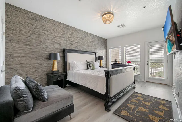 $3,000 | 20 Tapatio Drive East, Unit 203, Boerne, TX 78006