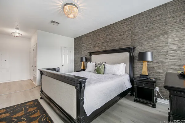 $3,000 | 20 Tapatio Drive East, Unit 203, Boerne, TX 78006