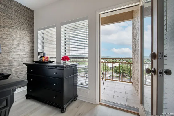 $3,000 | 20 Tapatio Drive East, Unit 203, Boerne, TX 78006