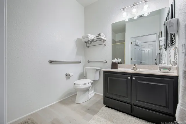 $3,000 | 20 Tapatio Drive East, Unit 203, Boerne, TX 78006