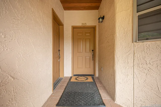 $3,000 | 20 Tapatio Drive East, Unit 203, Boerne, TX 78006